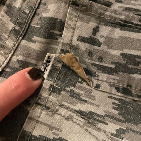 Levi’s Camo Cargo Shorts 27” Waist Grey Shorts Youth Large 14 - Picture 7 of 13